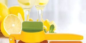 Plastic Manual Squeeze and Twist Hand Juicer