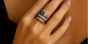 twist of elegance emerald ring