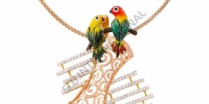 Elegant Ladies Gold Pendant