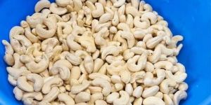W240 Whole Cashew Nuts