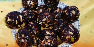 Date Dry Fruit Laddu