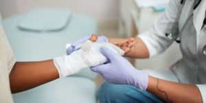 Stitches Remove Dressing Service