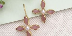 Four-Petal Pearl Earrings