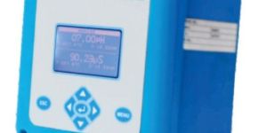 UAC 100 Universal Analytical Controller