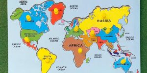 Wooden Educational World Map Puzzle Tray Toy (12x9inches)