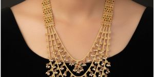 Antique Jewellery Design High Gold Polish Fancy Necklace Set for Women Traditional and Party Wear