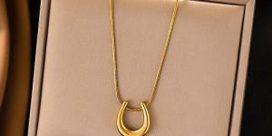 Anti Tarnish Stainless Steel Golden U Shaped Pendant