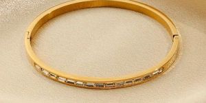 Golden Stainless Steel Anti Tarnish Bracelet