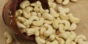 Y400 Whole Cashew Nuts