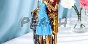 standing resin romantic couple statue