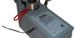 Compact Universal Digital Moisture Meter