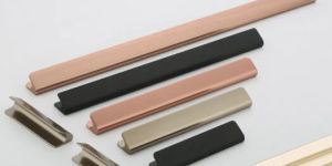 Sleek Aluminium Handle with Metallic and Blasting Finishes