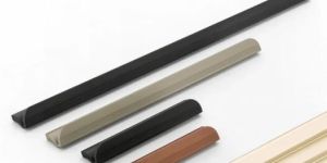 soft-finish aluminium handle