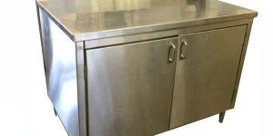 Work Table with 3 Side Covering