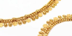 Golden Teardrop Charm Anklet
