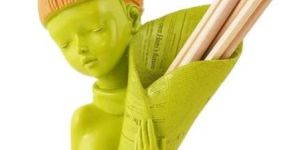 Polyresin Girl Flower Bouquet Showpiece