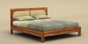 WOODEN SOLE CANING BED (KING SIZE, HONEY FINISH)