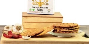 BISCUIT BHAKHRI CHILLI GARLIC