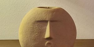 Small KISSING FACE Flower VASE