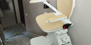Acorn Stairlift Superglide 130 for Straight Stairs