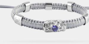 Moderate URU Women Grey Bracelet with Tanzanite