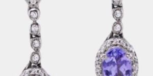 Moderate Violet Oval Shaped 1.00 Carats Women Tanzanite Dangling Earrings