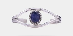 Violet Oval Shaped Tanzanite Cabochon Women Bangle
