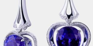 Vivid Violet Pear Shaped 20.25 Carats Women Tanzanite Dangling Earrings With Diamond