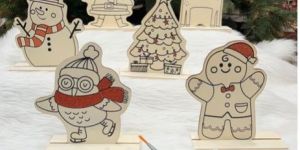 Wooden DIY Xmas Paintkit with Stands (Set of 6)