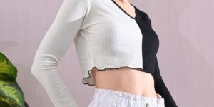Women Unifringe Color Block Ribbed V-Neck Top