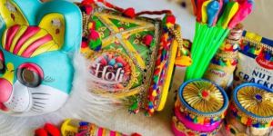 Holi Gifts