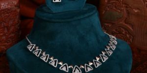 Art No. 574 Short Diamond Necklace Set