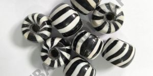 Black & White Liner Glass Beads