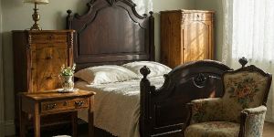 Vintage Bedroom Furniture