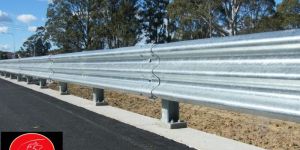 Thrie Beam Crash Barrier