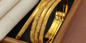 Kundan Bangles