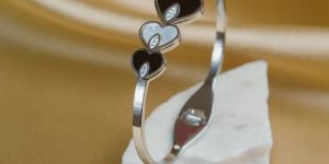 Artklim Elegant Silver Plated Heart Design Women Bangle Bracelet