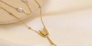 Artklim Gold Plated White Pearls And Heart Pendant Women Necklace