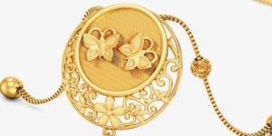 916 Buzzy Butterfly-floret Gold Necklace