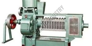 9 Bolt Mini Oil Expeller Machine