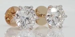 2 Carat Round Women Diamond Studs