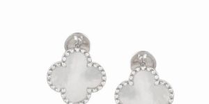 Pearly Bud White Gold Women Stud Earring