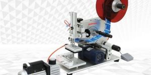 Flat Bottle Labelling Machine