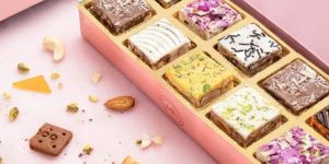 All Flavours Crunch Sweet Box