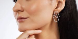Women INTERLINKED RECTANGLE STUD EARRINGS