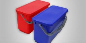 deluxe 28lt plastic bucket