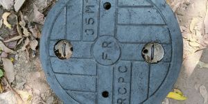 900mm x 900mm concrete manhole cover