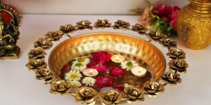 Golden Metal Rose Urli