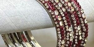 Choki Maroon Bangles