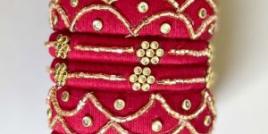 Red Kundan Embellished Thread Bangles